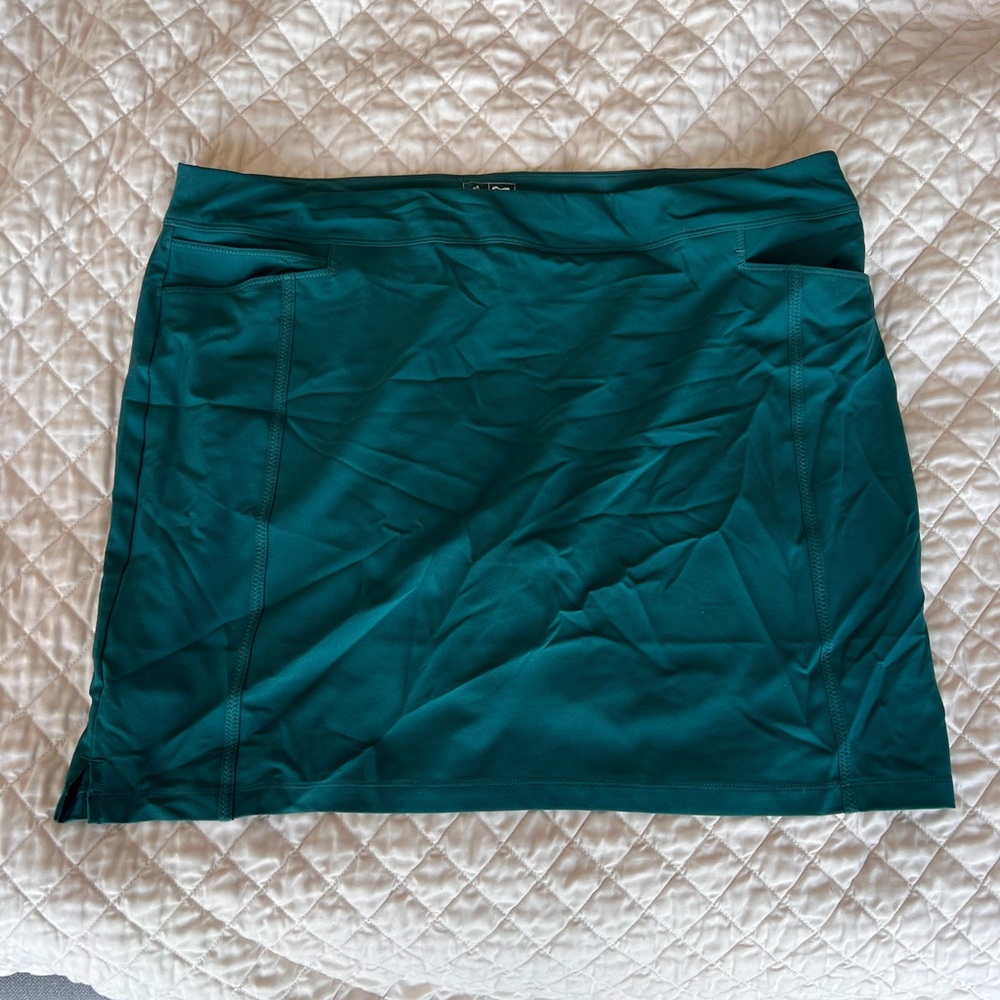 ADIDAS workout ADISTAR PULL-UP SKIRT SHORTS turquoise XL w tags.  Never worn.